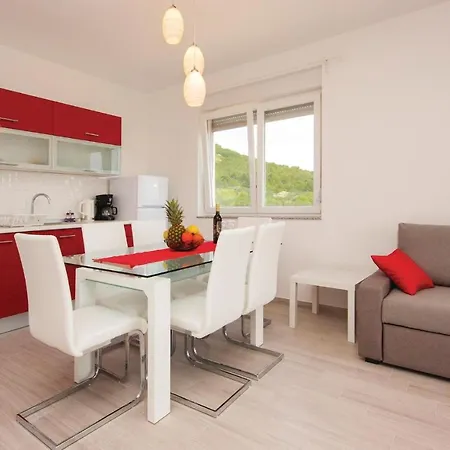 Three-bedroom In Tribunj Apartament Tribalj
