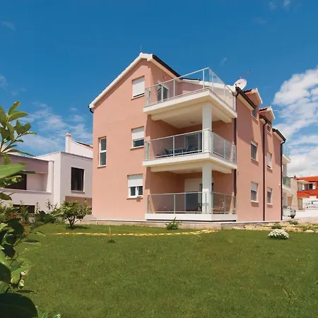 Three-bedroom In Tribunj Tribalj
